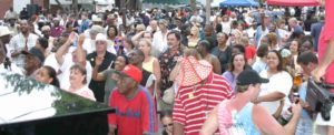 KCK Street Blues Festival 2004 crowd in front of stage