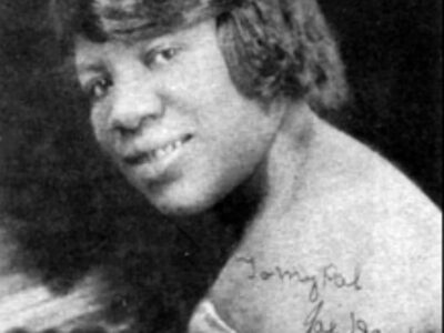 Clara Smith, blues singer